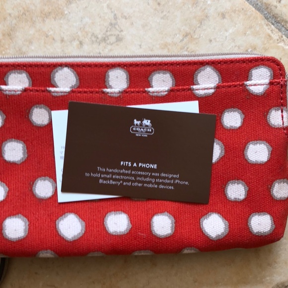 Coach wristlet. NWOT - Picture 6 of 6